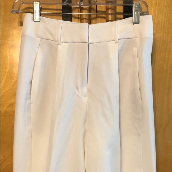 NWOT Express Women’s White High Rise Ankle Pants in Size 0 R - Picture 2 of 7